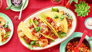Taco-Shells mit Garnelen & Papaya-Salsa