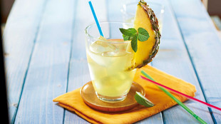 Kokoswasser-Ananas-Drink