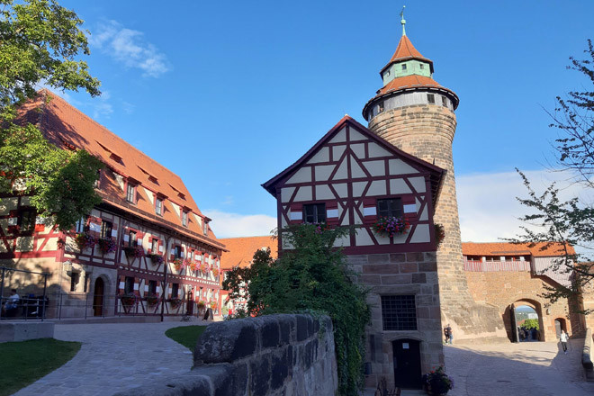 FAchwerkhäuser und eine Burg in Nürnberg