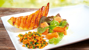Gegrillte Melone Linsen Kraeutersalat