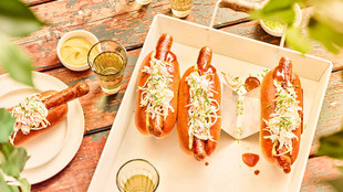Bratwurst Hot Dogs mit Kraut