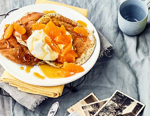 Clementinen Mohn Pancakes mit griechischem Joghurt