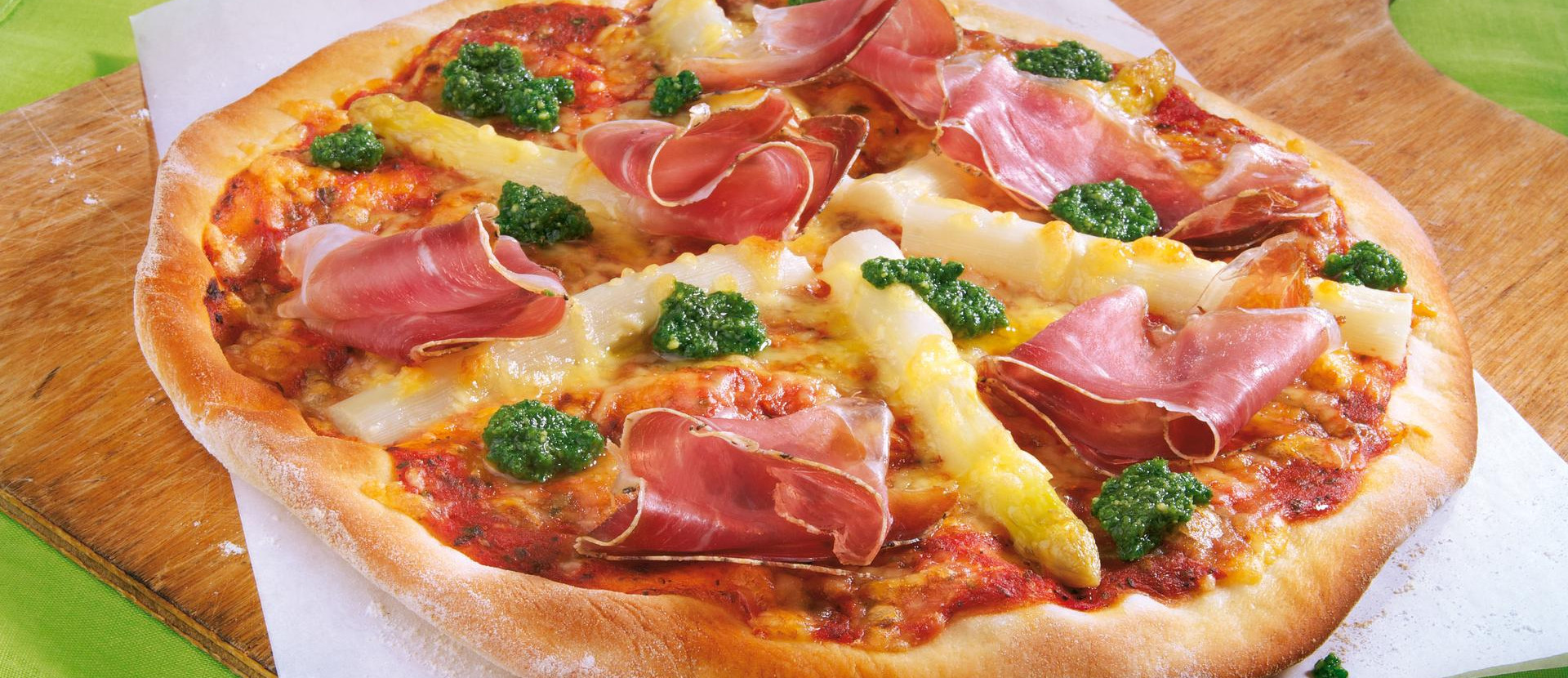 Spargelpizza Bauernschinken