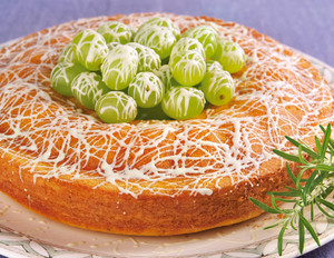 Zitronen-Rosmarin-Kuchen mit Schoko-Trauben