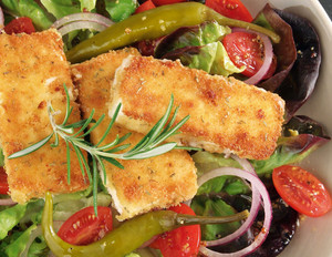 Salanova-Salat mit gebratenem Feta