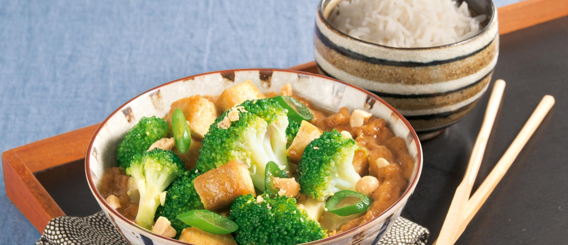 Brokkoli-Tofu-Gemüse in Erdnusssauce Rezept | tegut...