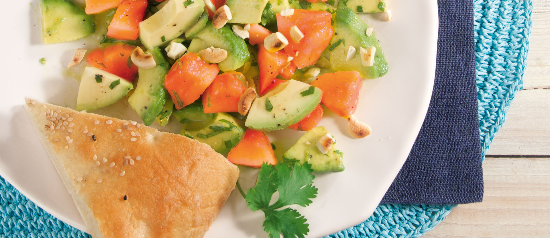 Papaya-Avocado-Salat mit frischem Koriander