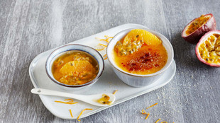 Creme Bruelee Passionsfruchtsauce
