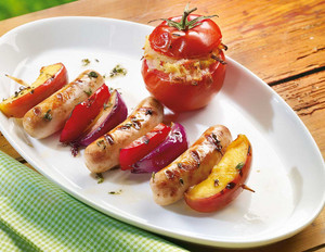 „Tell-Spieß“ mit Kartoffel-Käse-Tomaten