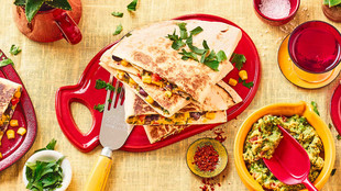 Quesadillas mit Cheddar & Guacamole