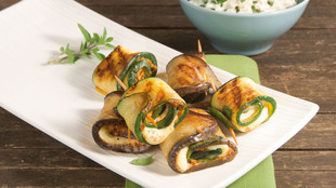 Grillroellchen mit Pesto Mozzarella Fuellung