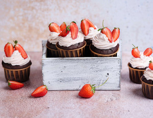 Vegane Cupcakes mit Erdbeeren 
