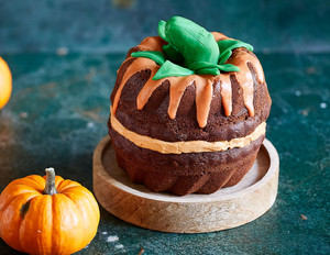 Pumpkin-Cake mit Haselnüssen