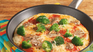 Pizza Pfannkuchen mit Brokkoli und Champignons