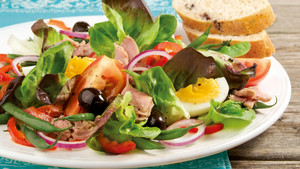 Nizza Salat mit Thunfisch und Ei 