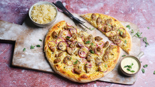 Rezept Thüringer Wurst Pizza mit Sauerkraut und Senf Dip