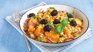 MelonenQuinoa Salat mit Brombeeren 