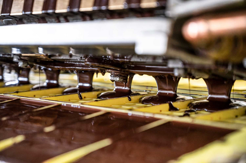 Schokolade, die produziert wird