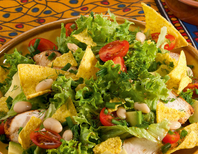 Mexikanischer Salat mit Tortilla Chips