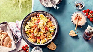 Mediterraner Kartoffelsalat mit Tomaten und Oliven