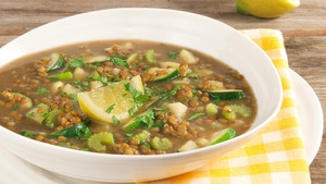 Linsen-Zucchini-Suppe mit Bio-Zitrone