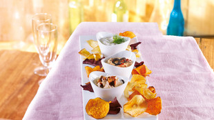 Gemuesechips mit drei Dips 