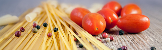 Spaghetti und Tomaten