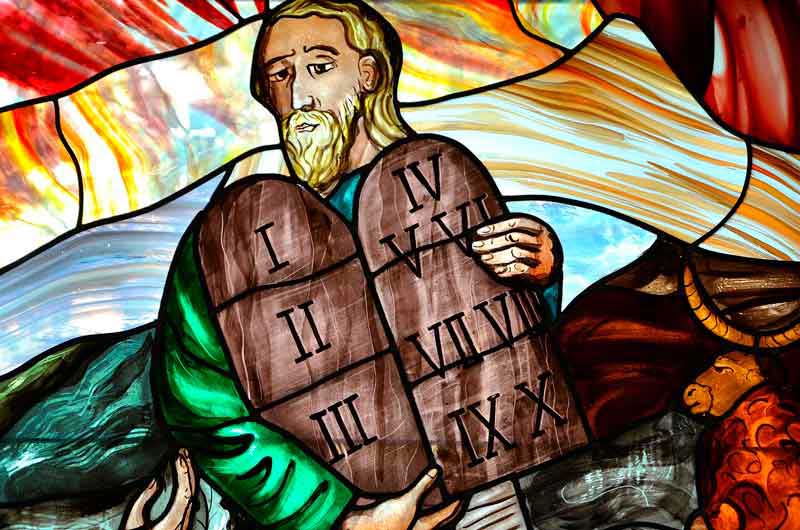 Moses mit den Zehn-Gebote-Tafeln