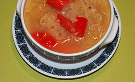 Paprika-Sauerkraut-Suppe