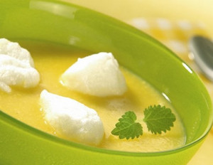 Zitronensuppe mit Schneeflöckchen